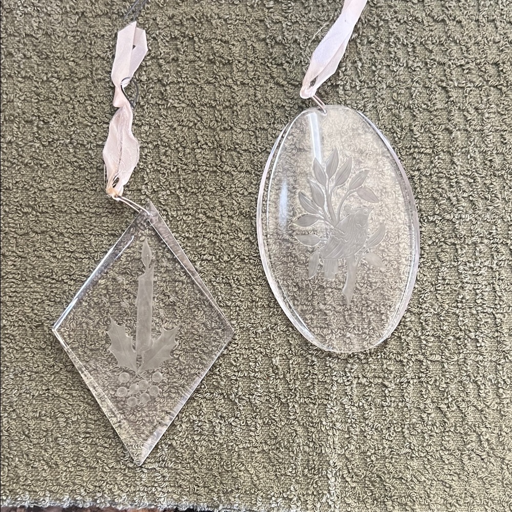 Hallmark A Melody of Carols - Clear Etched Glass Ornaments with Ribbon